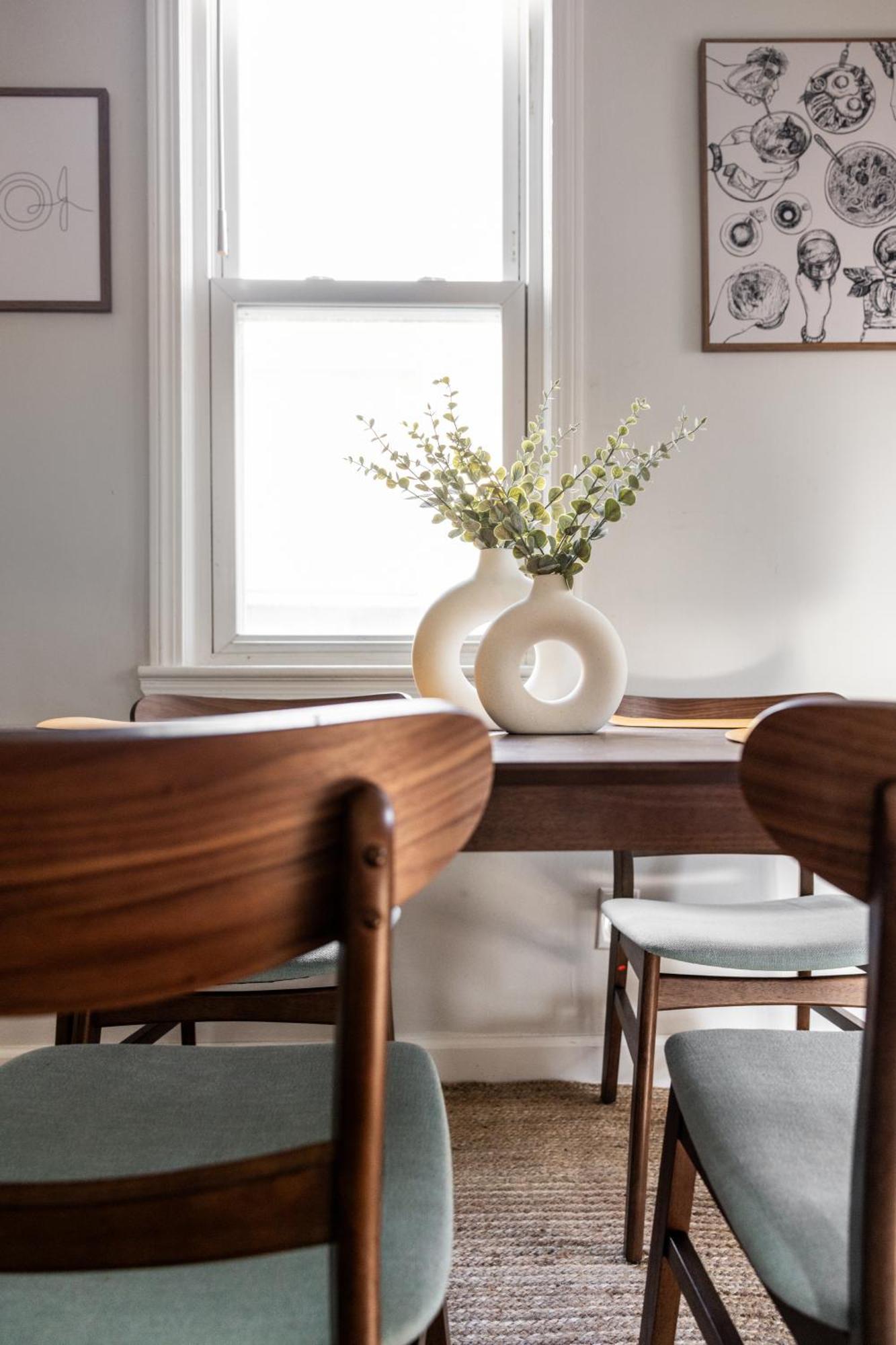 Mid-Century Modern Retreat In Little Italy Appartement Cleveland Buitenkant foto
