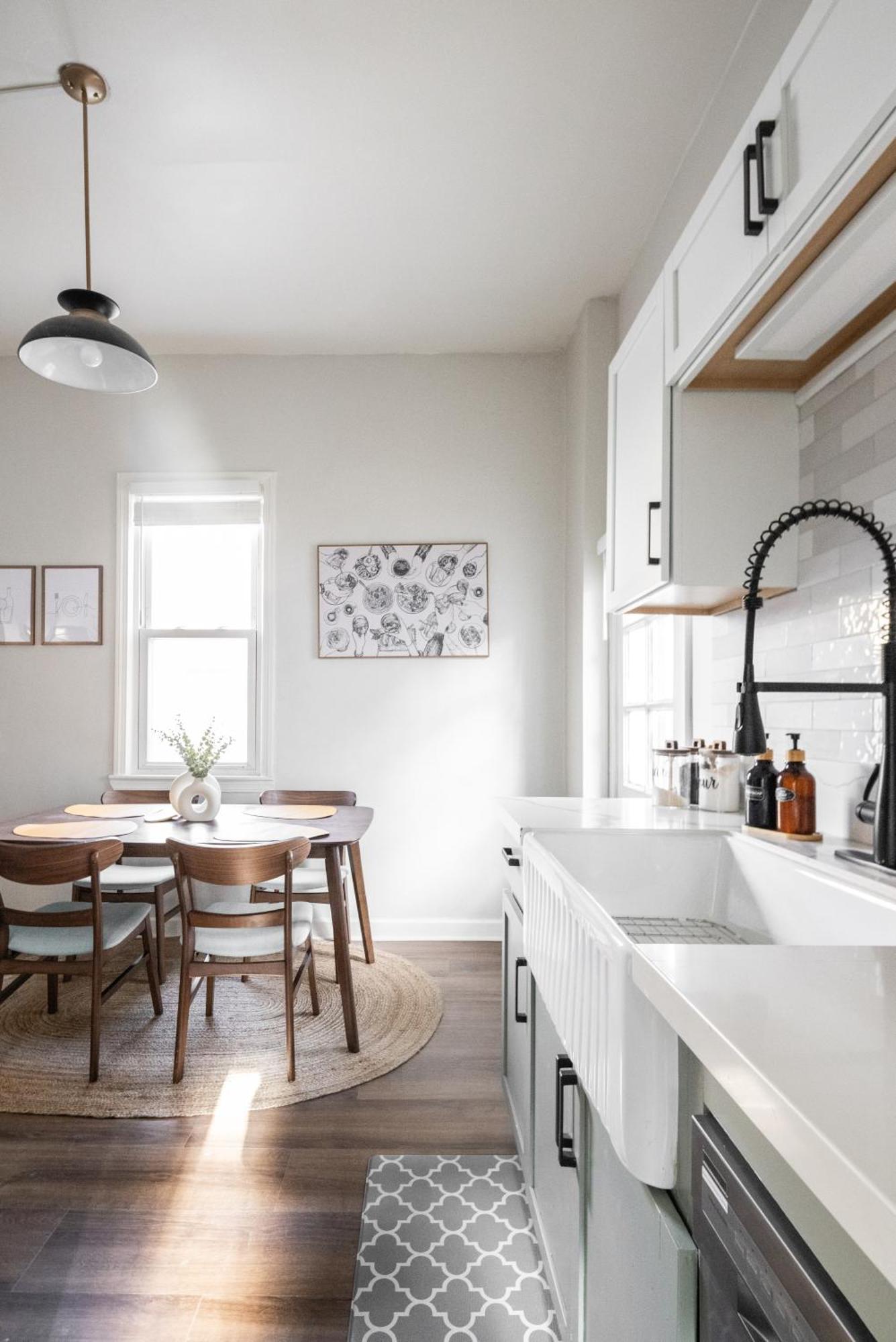 Mid-Century Modern Retreat In Little Italy Appartement Cleveland Buitenkant foto